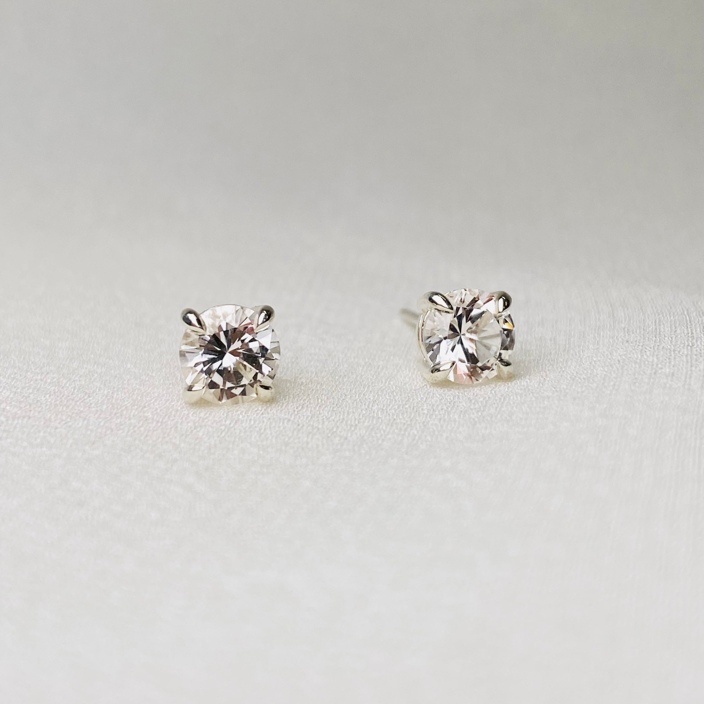 7mm Flinders Island White Topaz Ring ~ 9ct Yellow Gold main image 1